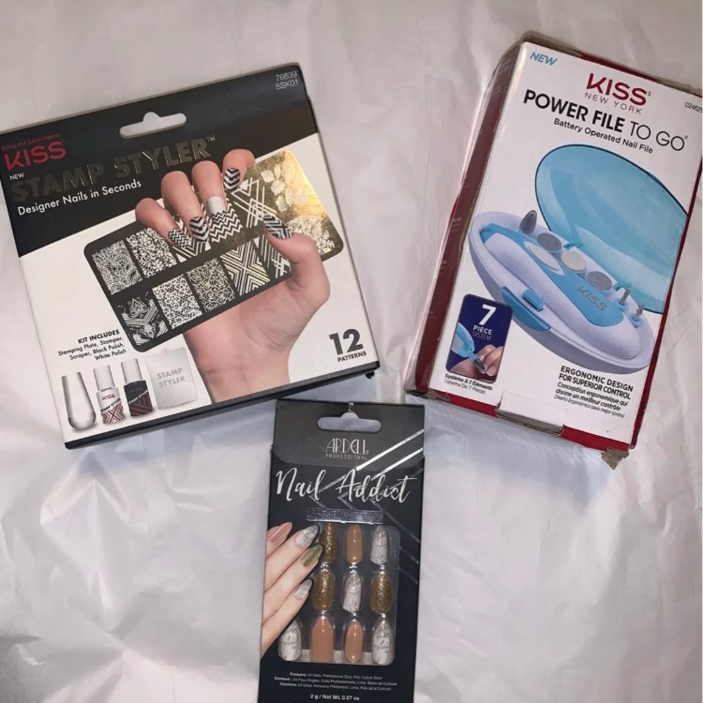 Kiss at home Nail Kit